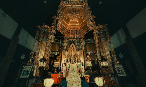 「銀金・神仏の茶会」城西地区、津山藩松平家の菩提寺、泰安寺に常設展示